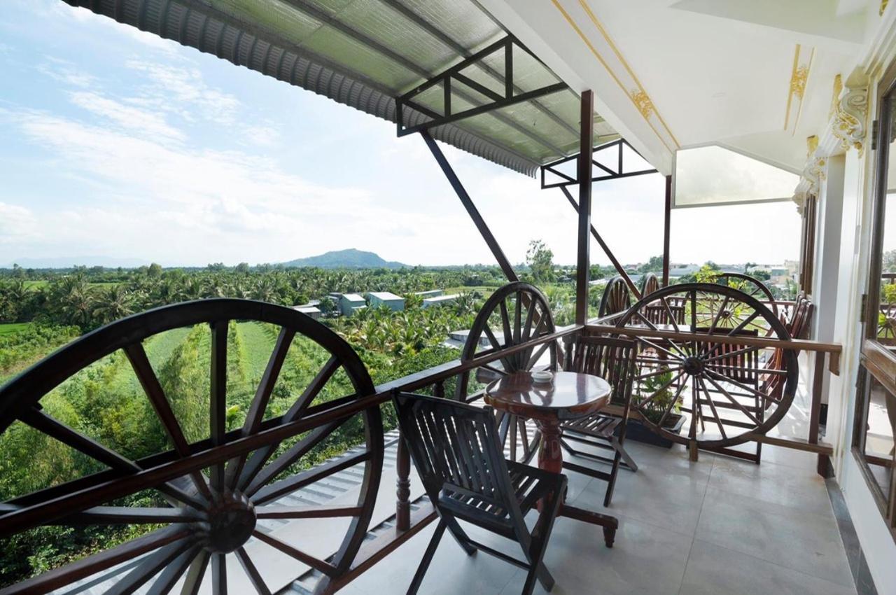 Little Saigon Hotel Chau Doc Buitenkant foto
